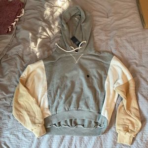 *NEW w tags* S Abercrombie & Fitch Gray, White, & Tan Cropped Hoodie Sweatshirt